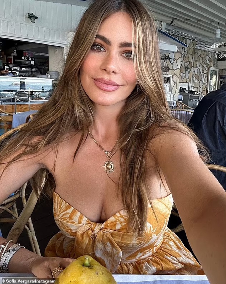 Loạt sao nổi tiếng có vẻ ngoài bất chấp tuổi tác: Brad Pitt, Jennifer Lopez, Victoria Beckham… - Ảnh 7.