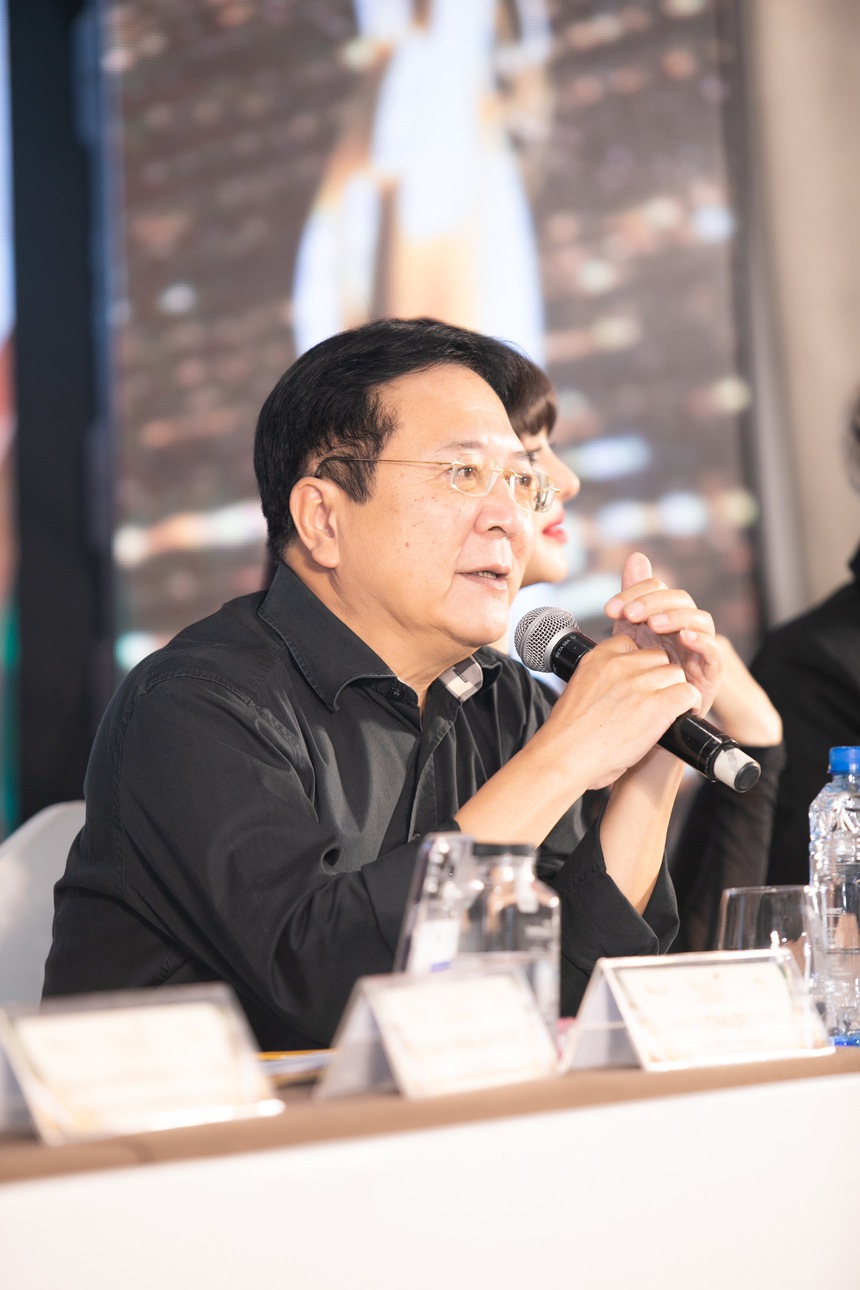 Đạo diễn Hoàng Nhật Nam: Muốn tạo bản sắc khác biệt cho đêm thi National Costume - Ảnh 7.