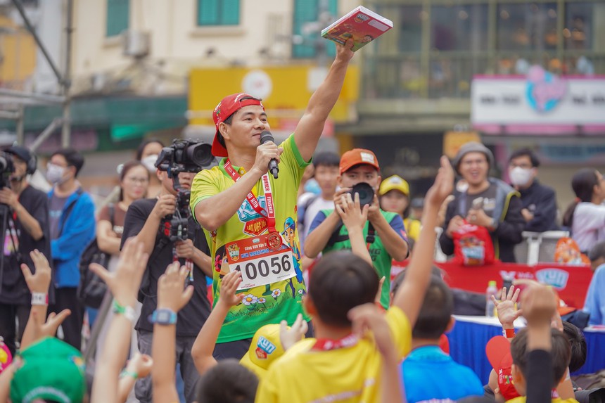 Cuộc sống nhiều ngã rẽ của dàn diễn viên 'Sóng ở đáy sông' sau 23 năm lên sóng  - Ảnh 4.