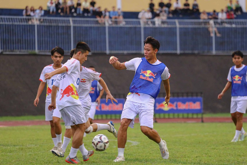 Tiến Linh, Quế Ngọc Hải chia sẻ nguồn năng lượng dài lâu vươn xa - Ảnh 1.