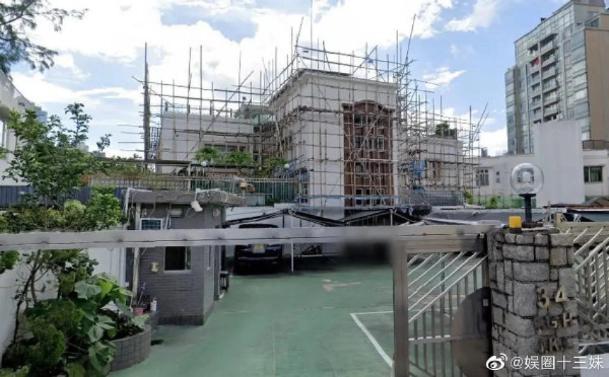 So sánh cuộc sống giàu sang của Lưu Đức Hoa và Lương Triều Vỹ - Ảnh 12. So sánh cuộc sống giàu sang của Lưu Đức Hoa và Lương Triều Vỹ - Ảnh 12.