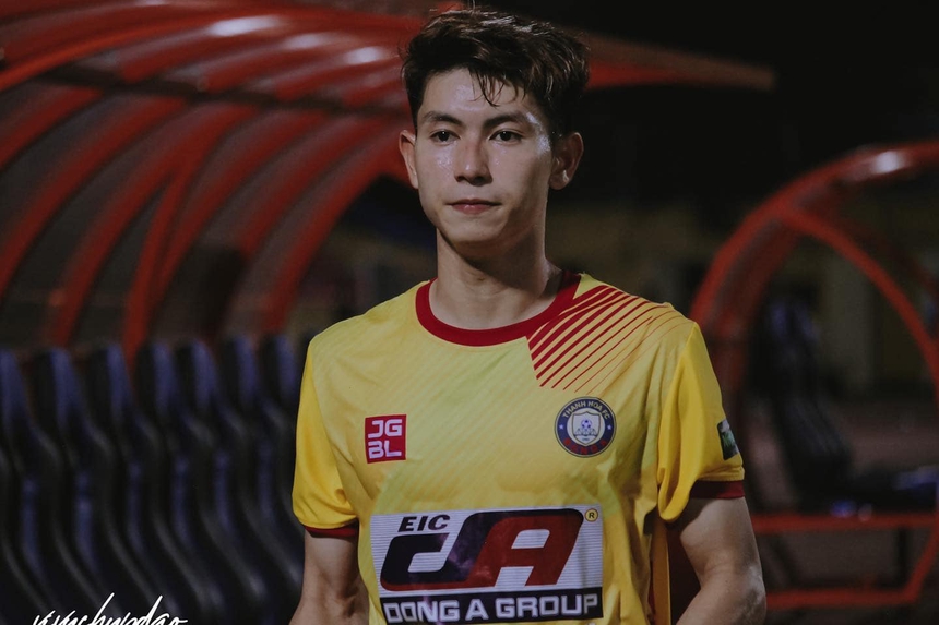 'Nàng thơ' cực xinh của hot boy Đông Á Thanh Hóa, 'cầm kỳ thi họa' 100 điểm không có nhưng - Ảnh 2. 'Nàng thơ' cực xinh của hot boy Đông Á Thanh Hóa, 'cầm kỳ thi họa' 100 điểm không có nhưng - Ảnh 2.