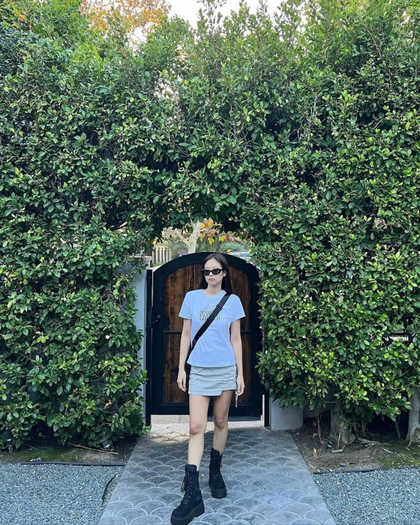 Áo baby tee được BLACKPINK ưa chuộng: Tôn dáng hết nấc, chị em nên thử  - Ảnh 8.