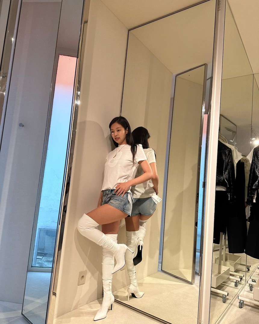 Áo baby tee được BLACKPINK ưa chuộng: Tôn dáng hết nấc, chị em nên thử  - Ảnh 9.