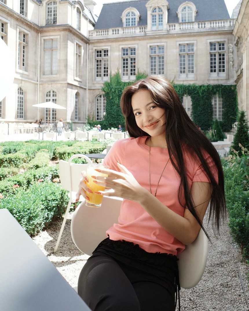 Áo baby tee được BLACKPINK ưa chuộng: Tôn dáng hết nấc, chị em nên thử  - Ảnh 4.