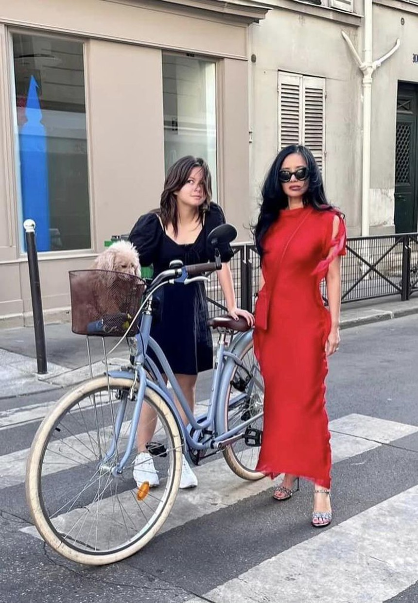 Cách dạy con của "Bống" Hồng Nhung: Cùng cặp song sinh khám phá thế giới - Ảnh 2. Cách dạy con của "Bống" Hồng Nhung: Cùng cặp song sinh khám phá thế giới - Ảnh 2.