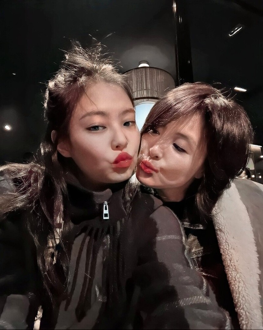 Soi gia thế khủng của Blackpink: Jisoo bí ẩn, Jennie chuẩn công chúa - Ảnh 9.