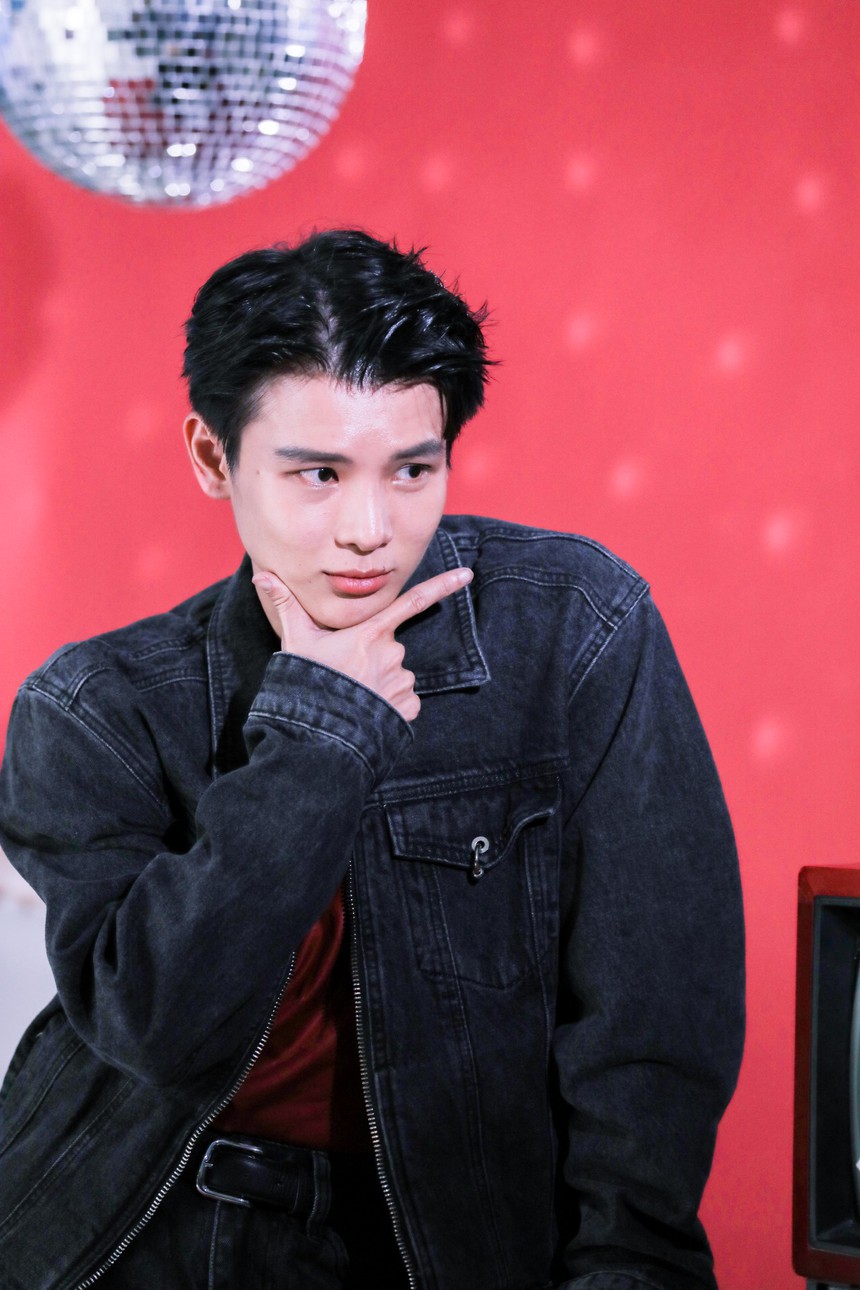 Phạm Đình Thái Ngân tung MV mới, chấp nhận việc dừng chân sớm ở “Ca Sĩ Mặt Nạ" - Ảnh 2. Phạm Đình Thái Ngân tung MV mới, chấp nhận việc dừng chân sớm ở “Ca Sĩ Mặt Nạ" - Ảnh 2.