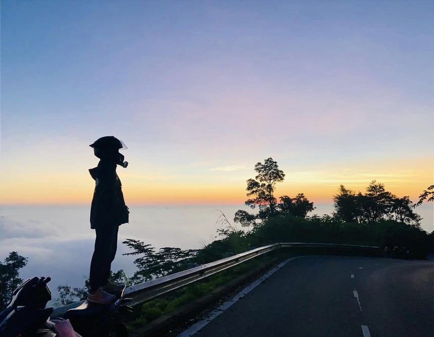 Chẳng cần đi xa, ngay Hà Nội cũng có điểm săn mây cực đã, đi tránh nóng cứ phải gọi là mát lạnh - Ảnh 2. Chẳng cần đi xa, ngay Hà Nội cũng có điểm săn mây cực đã, đi tránh nóng cứ phải gọi là mát lạnh - Ảnh 2.