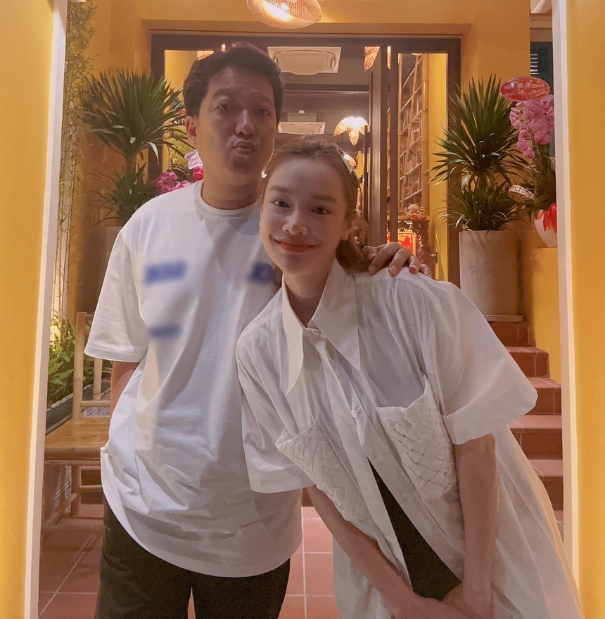 Nhã Phương khoe bụng bầu những tháng cuối thai kỳ, nhan sắc ngày càng thăng hạng  - Ảnh 3.