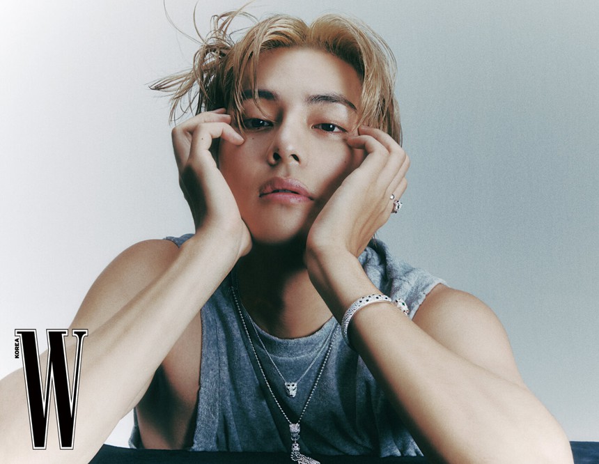 V BTS gây choáng bởi sự chào đón cuồng nhiệt của ARMY Nhật Bản - Ảnh 1.