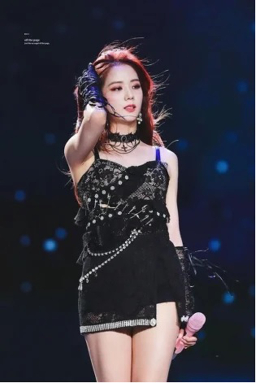 Trang phục sân khấu siêu ngắn của Blackpink: Gợi cảm hợp lý hay hở hang không phù hợp? - Ảnh 7. Trang phục sân khấu siêu ngắn của Blackpink: Gợi cảm hợp lý hay hở hang không phù hợp? - Ảnh 7.