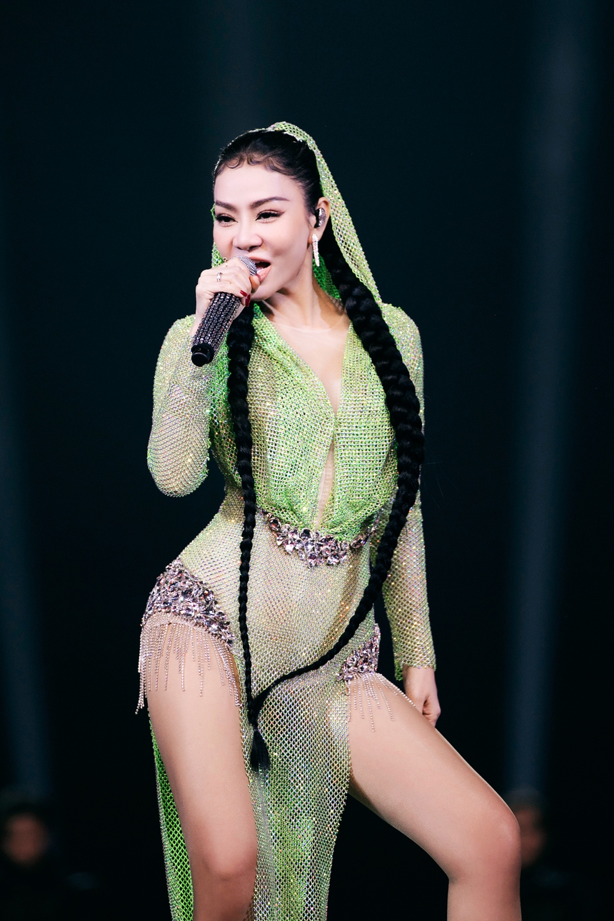 Thu Minh và dàn thí sinh diện bikini trong đêm chung khảo Hoa hậu Hòa bình Việt Nam 2023 - Ảnh 3.