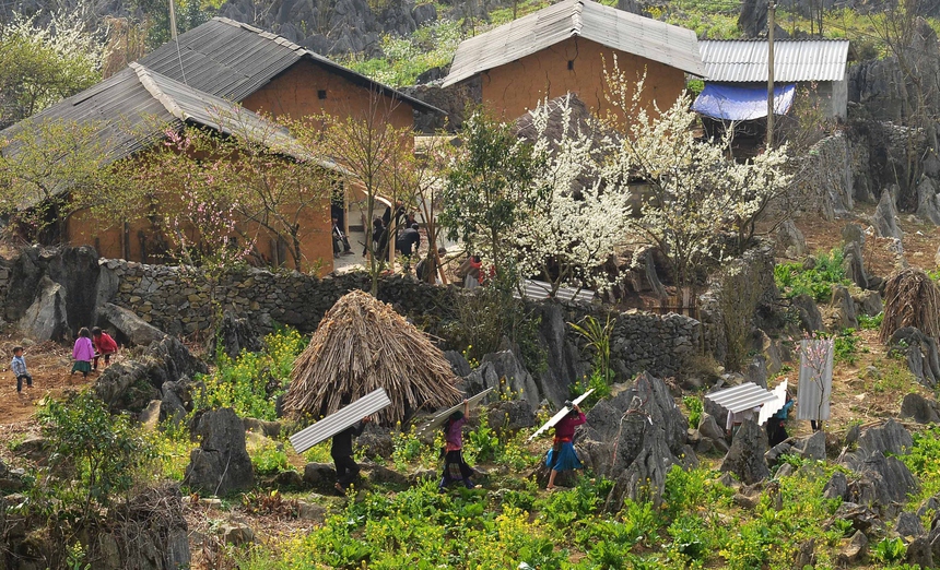 Sôi động thị trường các tour du lịch dịp nghỉ lễ 2/9 - Ảnh 2.