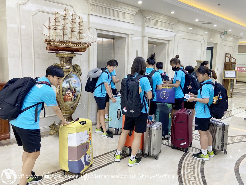 Bóng đá Việt Nam 24/8: Khuất Văn Khang thanh minh hộ Văn Trường - Ảnh 6.