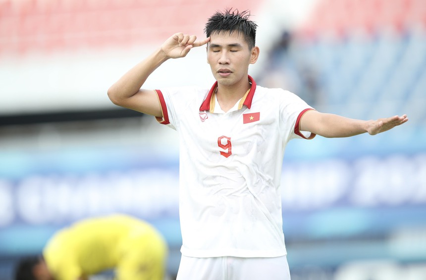 Xuân Tiến lập cú đúp, giúp U23 Việt Nam hạ U23 Malaysia 4-1, giành quyền vào chơi trận chung kết giải U23 Đông Nam Á. Ảnh: Song Ngọc