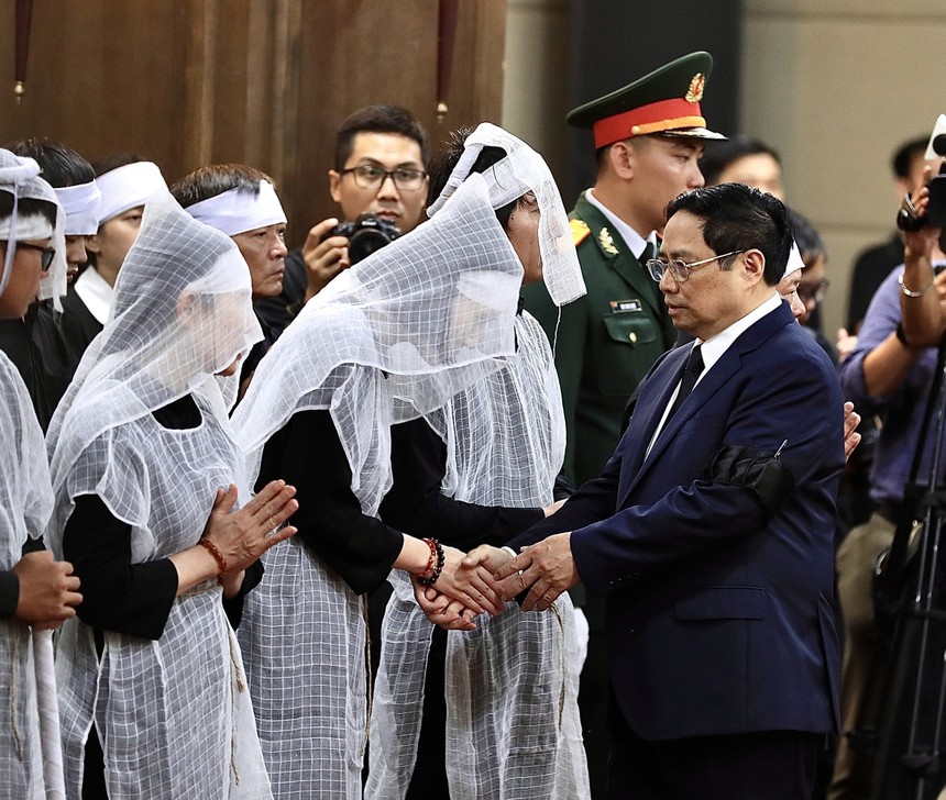 Lễ tang Phó Thủ tướng Lê Văn Thành - Ảnh 7. Lễ tang Phó Thủ tướng Lê Văn Thành - Ảnh 7.