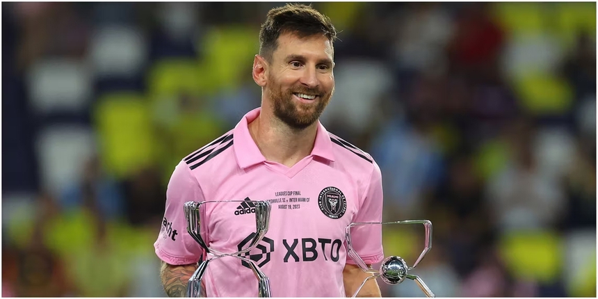 Những cầu thủ giàu thành tích nhất thế giới: Messi xứng danh Vua danh hiệu - Ảnh 1.