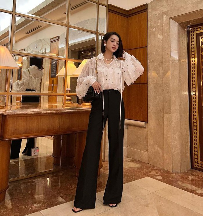 Những món đồ màu đen nàng nào cũng nên có: Áo blazer, váy liền thân đáng sắm - Ảnh 7.