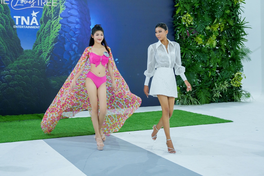 Á hậu Thạch Thu Thảo: 'Muốn bước trên sàn catwalk thế giới' - Ảnh 2.