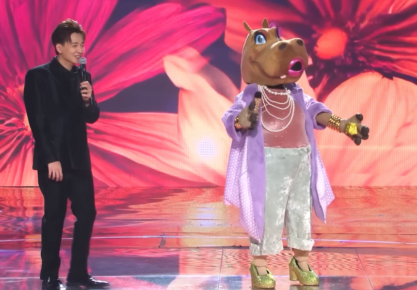 Ca sĩ mặt nạ 2 tập 4: Xuất hiện mascot mới, Trấn Thành đòi 'kiện' HippoHappy - Ảnh 3. Ca sĩ mặt nạ 2 tập 4: Xuất hiện mascot mới, Trấn Thành đòi 'kiện' HippoHappy - Ảnh 3.