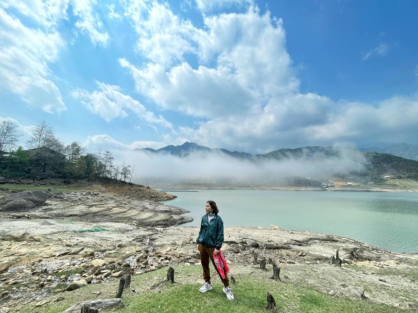 Séo Mý Tỷ đốn tim dân phượt với tuyệt cảnh cắm trại trên mây, vào mùa hoa nở ngất ngây cả bản làng - Ảnh 7.