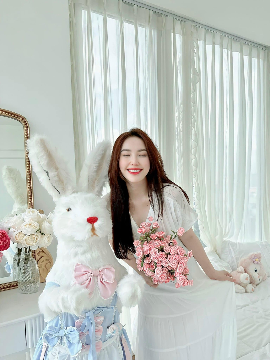 Học Bảo Thy bí quyết dưỡng da dù chăm con mọn - Ảnh 1. Học Bảo Thy bí quyết dưỡng da dù chăm con mọn - Ảnh 1.