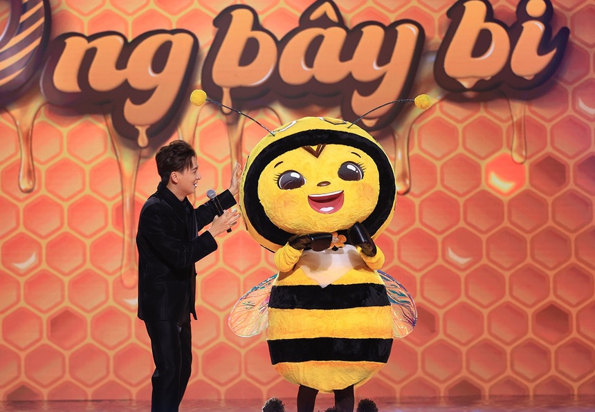 Ca sĩ mặt nạ 2 tập 4: Xuất hiện mascot mới, Trấn Thành đòi 'kiện' HippoHappy - Ảnh 7. Ca sĩ mặt nạ 2 tập 4: Xuất hiện mascot mới, Trấn Thành đòi 'kiện' HippoHappy - Ảnh 7.
