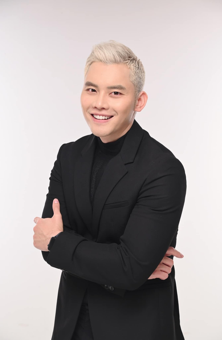 MC Mạnh Khang: Phá vỡ định kiến "bình hoa di động", quyết liệt theo đuổi nghiệp dẫn sóng - Ảnh 5.