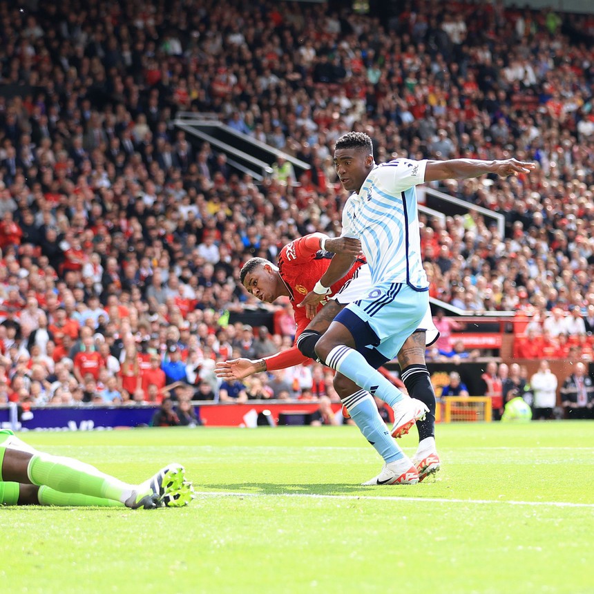 Kết quả Ngoại hạng Anh: MU lội ngược dòng ngoạn mục trước Nottingham, Arsenal rơi điểm trước Fulham - Ảnh 1. Kết quả Ngoại hạng Anh: MU lội ngược dòng ngoạn mục trước Nottingham, Arsenal rơi điểm trước Fulham - Ảnh 1.