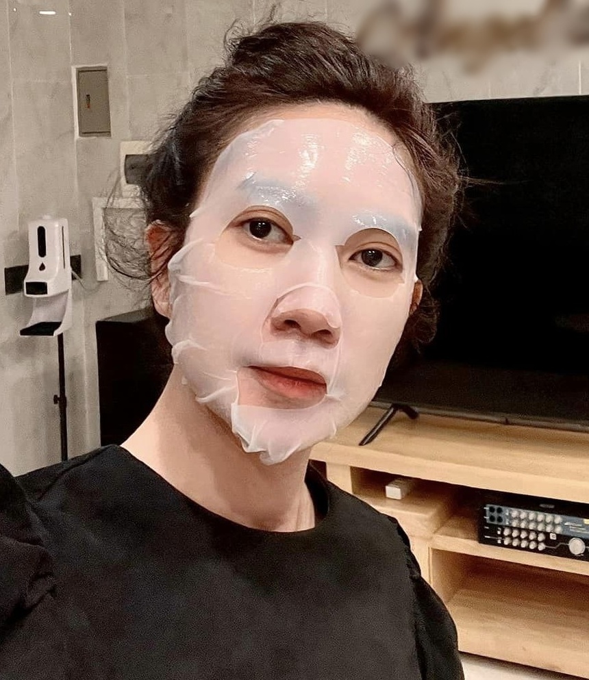 Bà xã Lý Hải sinh 4 con vẫn phơi phới: Bí quyết nhờ hạn chế đồ ngọt - Ảnh 5. Bà xã Lý Hải sinh 4 con vẫn phơi phới: Bí quyết nhờ hạn chế đồ ngọt - Ảnh 5.