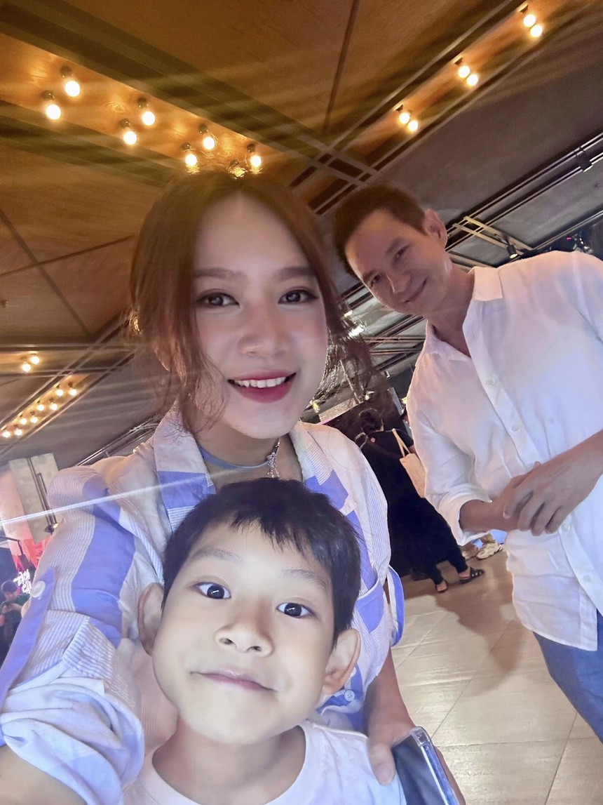 Bà xã Lý Hải sinh 4 con vẫn phơi phới: Bí quyết nhờ hạn chế đồ ngọt - Ảnh 6. Bà xã Lý Hải sinh 4 con vẫn phơi phới: Bí quyết nhờ hạn chế đồ ngọt - Ảnh 6.