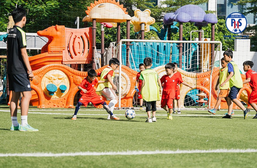 Học viện bóng đá quốc Park Hang Seo ra mắt - Ảnh 4.
