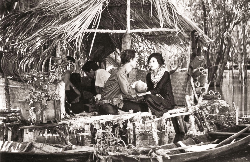 'Mở kho phim' về đề tài chiến tranh và hậu chiến (kỳ 3): Giữa khúc anh hùng ca - Ảnh 9. 'Mở kho phim' về đề tài chiến tranh và hậu chiến (kỳ 3): Giữa khúc anh hùng ca - Ảnh 9.