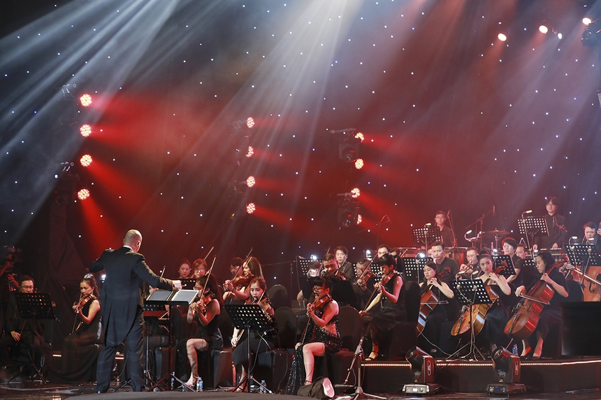 Ca sĩ Đăng Dương tạo dấu ấn mới cho nhạc đỏ với liveshow 'Tổ Quốc gọi tên mình' - Ảnh 5. Ca sĩ Đăng Dương tạo dấu ấn mới cho nhạc đỏ với liveshow 'Tổ Quốc gọi tên mình' - Ảnh 5.