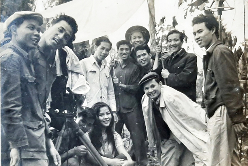 'Mở kho phim' về đề tài chiến tranh và hậu chiến (kỳ 3): Giữa khúc anh hùng ca - Ảnh 2. 'Mở kho phim' về đề tài chiến tranh và hậu chiến (kỳ 3): Giữa khúc anh hùng ca - Ảnh 2.