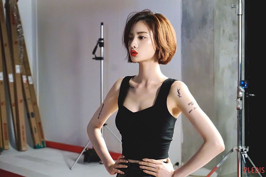 'Mask Girl' Nana biến thành một người hoàn toàn khác với mái tóc ngắn - Ảnh 11. 'Mask Girl' Nana biến thành một người hoàn toàn khác với mái tóc ngắn - Ảnh 11.