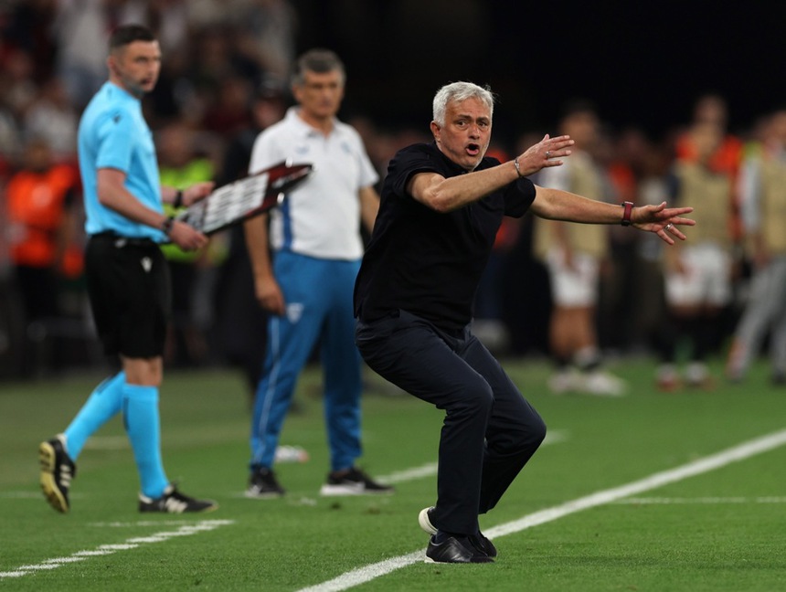 Tin nóng thể thao sáng 27/8: AC Milan thắng đậm trong ngày thầy trò Mourinho trắng tay, SAO West Ham phấn khích vì ngôi đầu - Ảnh 3.