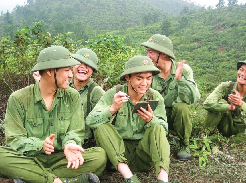 'Mở kho phim' về đề tài chiến tranh và hậu chiến (kỳ 3): Giữa khúc anh hùng ca - Ảnh 6. 'Mở kho phim' về đề tài chiến tranh và hậu chiến (kỳ 3): Giữa khúc anh hùng ca - Ảnh 6.