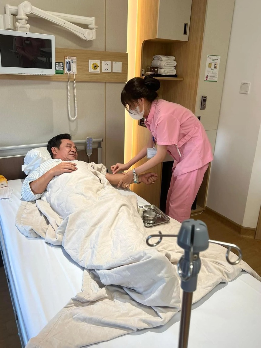 Sao Việt 27/8: Thùy Tiên hội ngộ chủ tịch Miss Grand, Quang Tèo nhập viện vì sốt xuất huyết - Ảnh 2.