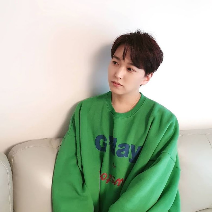 Khi các sao nam K-pop bị chính fan 'quay lưng' vì chuyện đời tư - Ảnh 3.