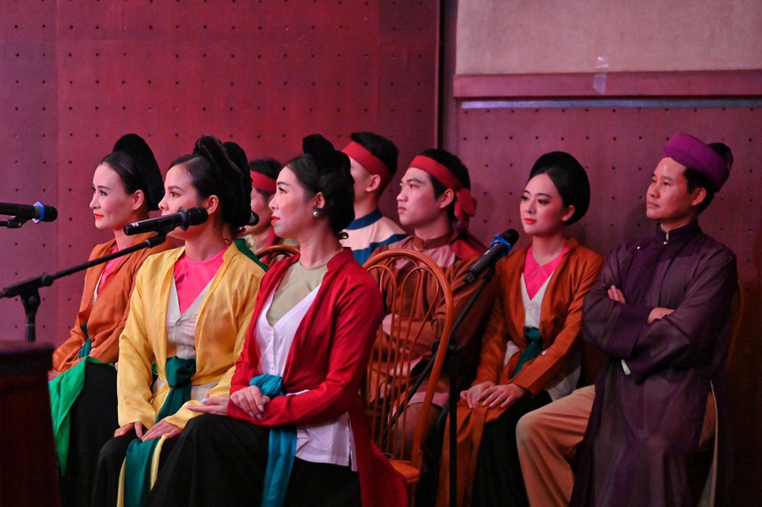 Chị Hằng biên tập - Chèo cổ Quan Âm Thị Kính 'cháy vé' trước giờ diễn - Ảnh 4.