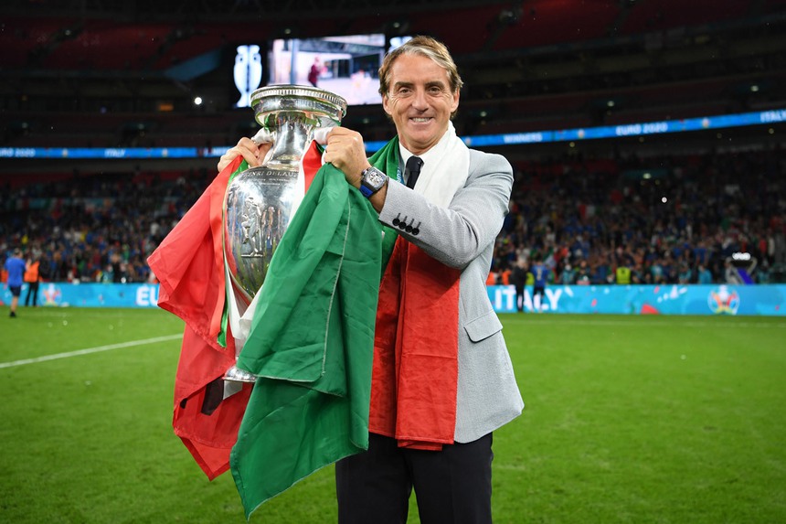 Roberto Mancini trở thành HLV hưởng lương cao nhất thế giới, đối đầu ĐT Thái Lan ở giải châu Á - Ảnh 2. Roberto Mancini trở thành HLV hưởng lương cao nhất thế giới, đối đầu ĐT Thái Lan ở giải châu Á - Ảnh 2.