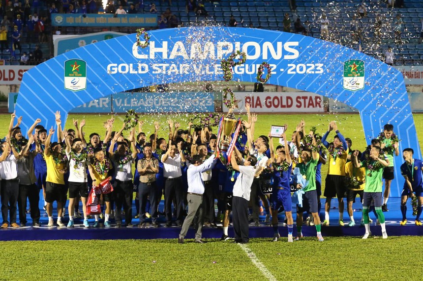 Bóng đá đất Quảng về lại “mái nhà xưa” - Ảnh 1. Bóng đá đất Quảng về lại “mái nhà xưa” - Ảnh 1.