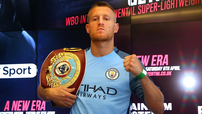 Haaland bị CĐV 'cưỡng hôn' ngay trên sân, bất ngờ với danh tính của fan cuồng Man City - Ảnh 5.