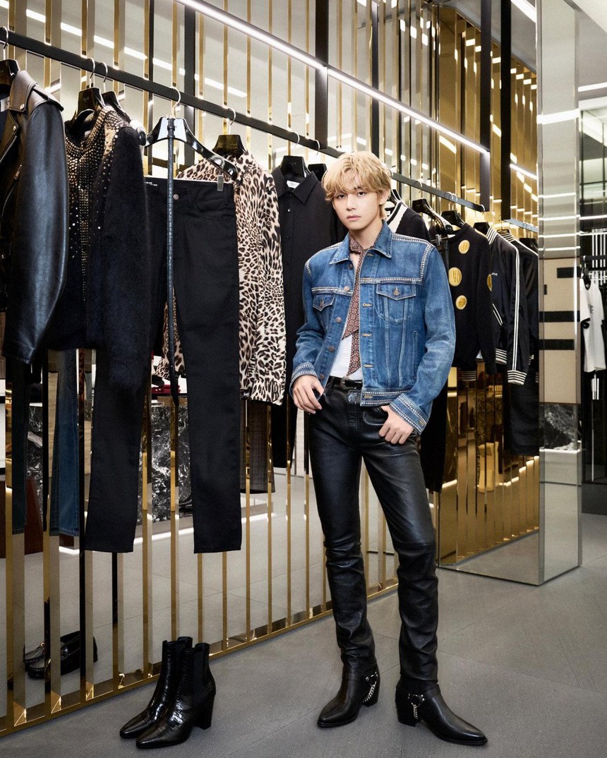 V BTS tiết lộ điều tiếc nuối duy nhất với màn ra mắt solo - Ảnh 1. V BTS tiết lộ điều tiếc nuối duy nhất với màn ra mắt solo - Ảnh 1.