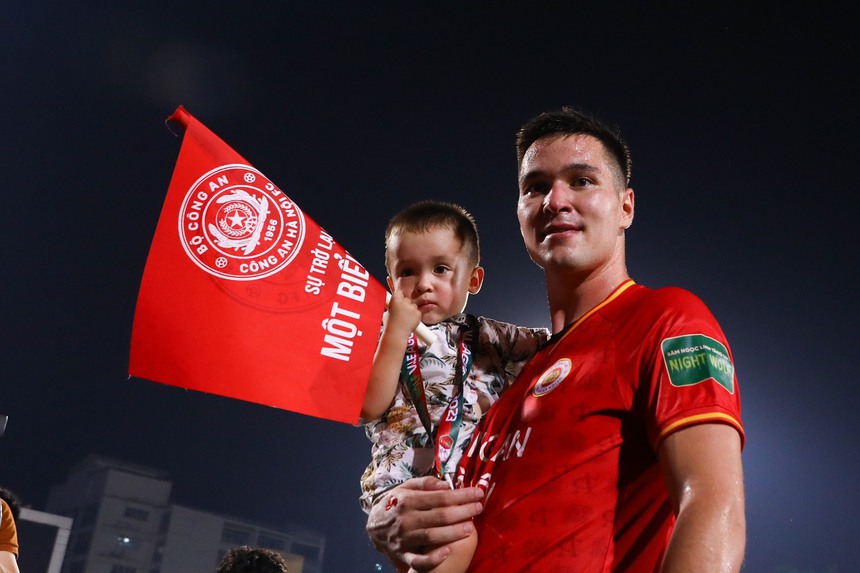 Filip Nguyễn khiến truyền thông Séc bất ngờ sau khi giành chức vô địch lịch sử với CAHN - Ảnh 2.