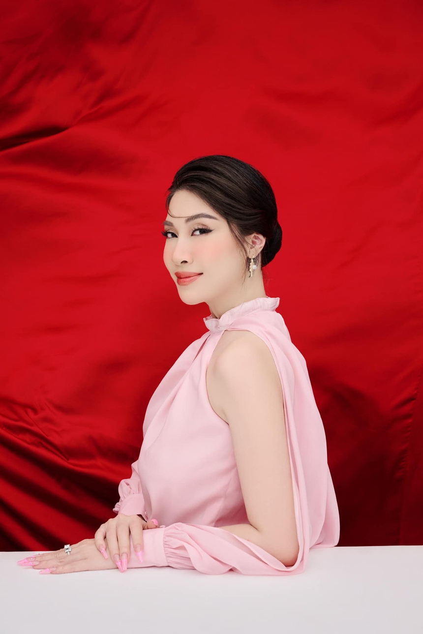 Pha Lê giữ quan điểm 'Không bao giờ lấy người đi xe máy' - Ảnh 2.