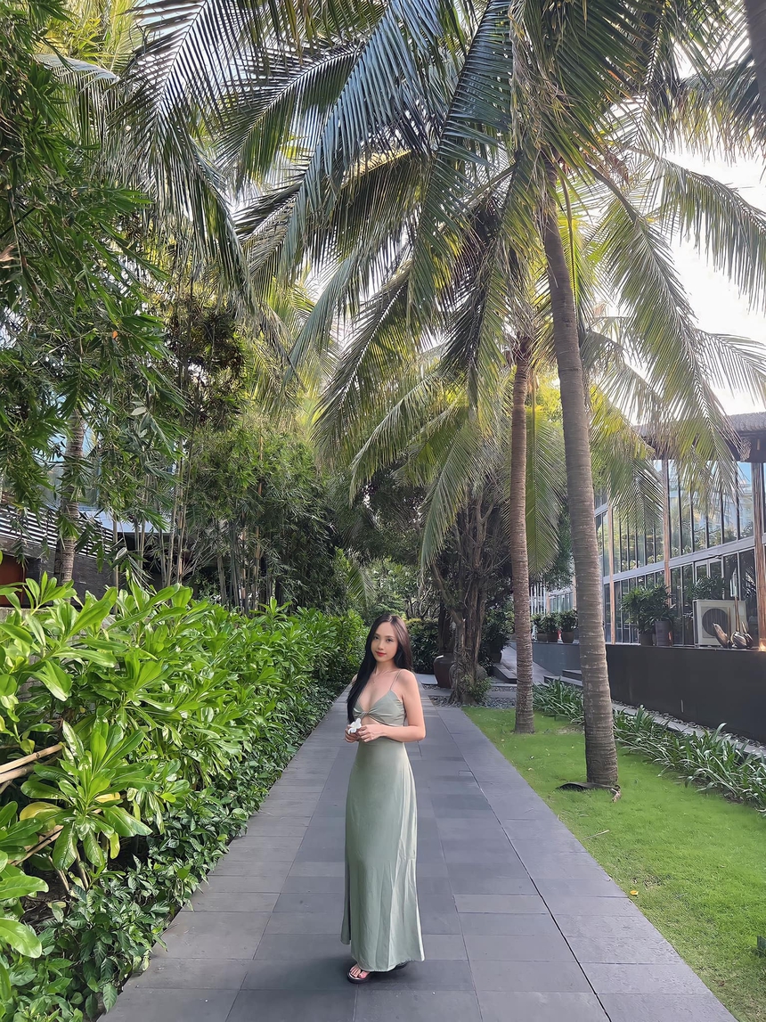 Bạn gái hơn tuổi của Quan Văn Chuẩn: Xinh đẹp, nóng bỏng đến cỡ nào mà thủ môn trẻ flex không ngừng? - Ảnh 3.