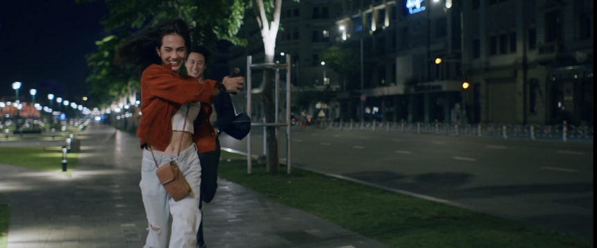 Rocker Nguyễn tái xuất màn ảnh sau 7 năm, cặp kè mỹ nhân lai Tây ở teaser "Giao lộ 8675" - Ảnh 6.